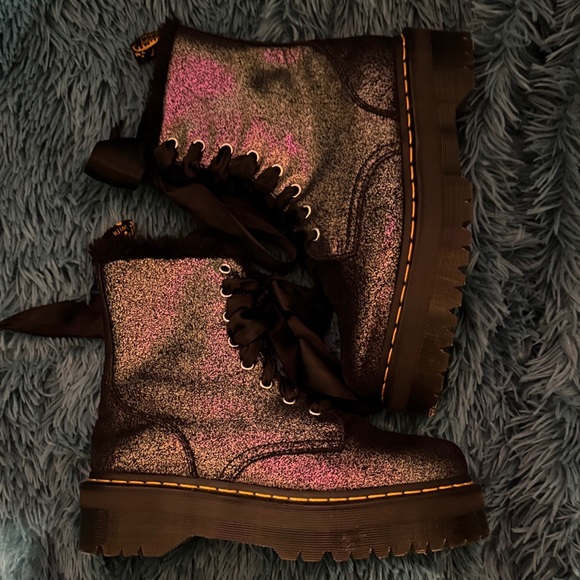 Dr. Martin Jadon faux fur lined platform glitter boots, size 9L - Picture 10 of 11